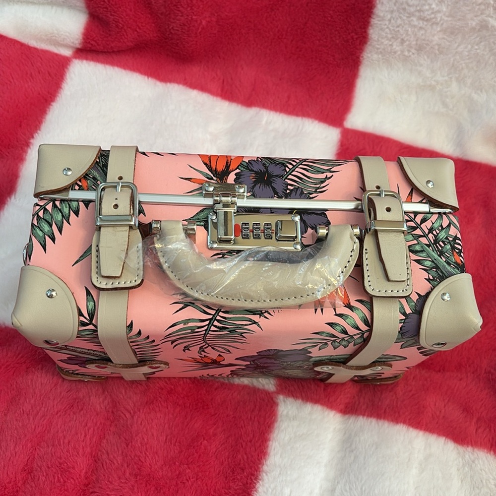 Vintage Inspired Steamline The Botanist Vanity Case Pink Luggage NWT